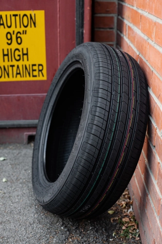 фото протектора и шины ZEALION Шина ZMAX ZEALION 215/55 R17 94W