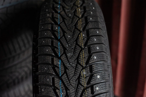 фото протектора и шины WINTERNOVA STUD III Шина ZMAX WINTERNOVA STUD III 245/55 R19 107T