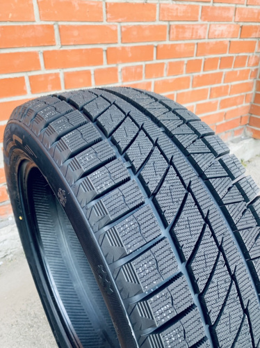 фото протектора и шины Ice Blazer Arctic EVO Шина Sailun Ice Blazer Arctic EVO 225/60 R18 100T