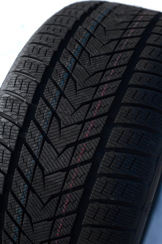 фото протектора и шины WINTERHAWKE II Шина ZMAX WINTERHAWKE II 245/45 R19 102H