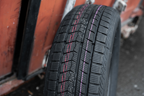 фото протектора и шины ICEPIONEER 868 Шина ZMAX ICEPIONEER 868 185/60 R15 84H